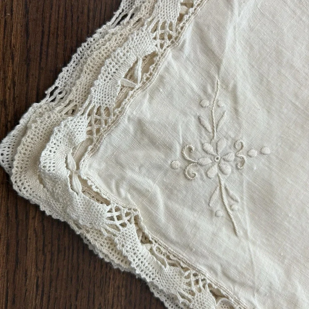 Vintage White Cloth Napkins Embroidered Linen Crochet Lace Border Set Of 4 Doily